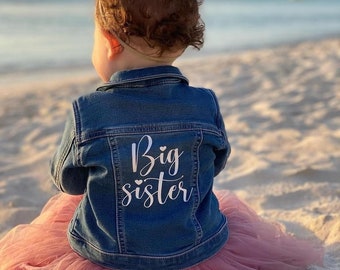 Veste en jean grande soeur / veste en jean grand frère / veste en jean p'tite soeur / veste en jean p'tit frère / veste enfant personnalisée