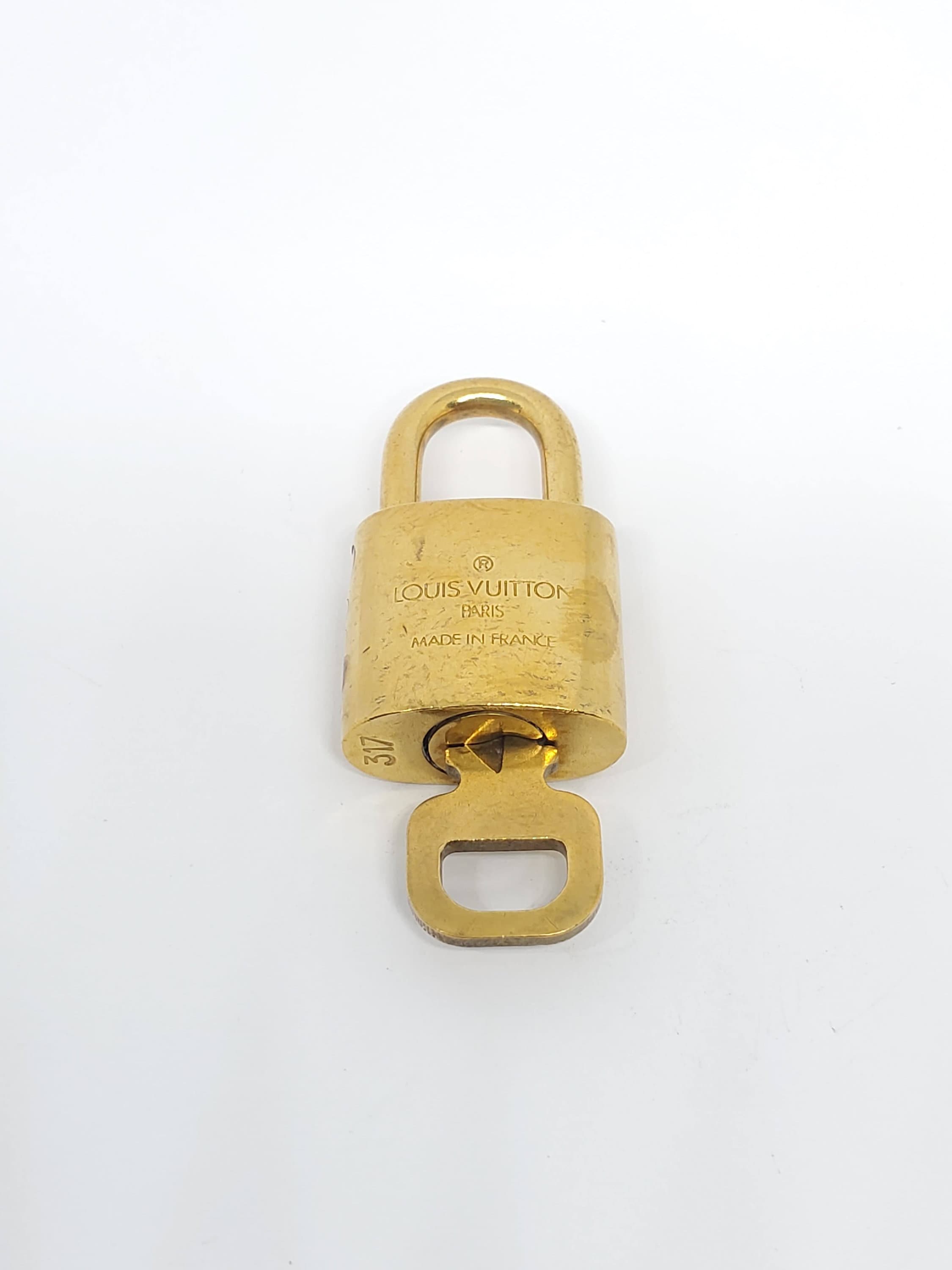 EB-172 #304 Authentic LOUIS VUITTON Lock & NO Key Padlock brass  Unpolished LV
