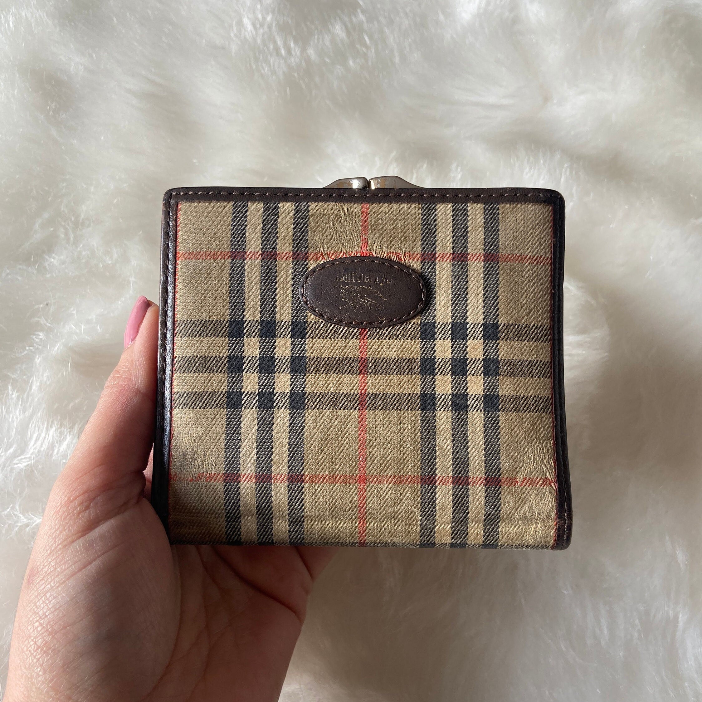 Burberry Nova Check White Wristlet Pochette - Preloved Burberry Canada