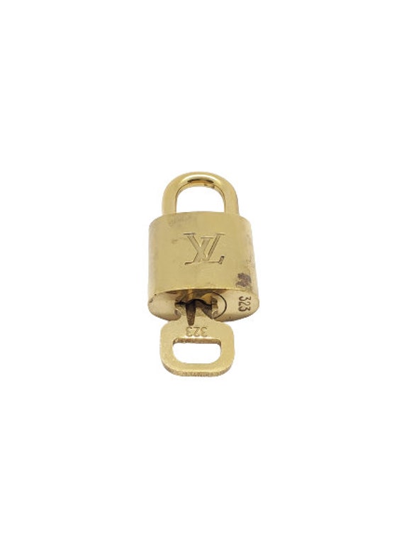 #323 Authentic LOUIS VUITTON Lock & Key set Padlock brass Unpolished LV