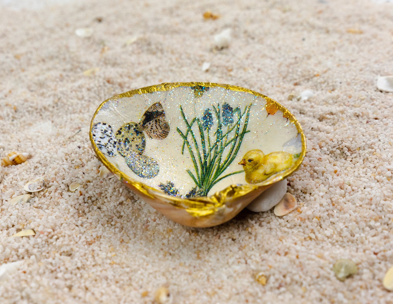 Decoupage Clam Shells Handcrafted Accent Piece Baby Duck Etsy