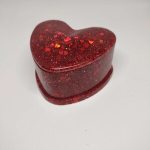 Rose Red Lover Bibelot / Boîte à bijoux en résine en forme de cœur