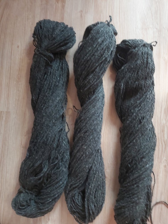 Natural black wool yarn discount
