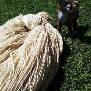 Natürliches Merinowolle Garn, ungefärbte weiße Farbe, rustikal aber nicht kratzig, für schonendes Stricken und Häkeln, in Pfund, 1lb/0,450kg