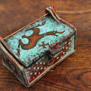 Green Jewelry Box, ceramic trinket box, Storage Chest, Tabletop box, history lover gift, bronze age, box padded in red velvet
