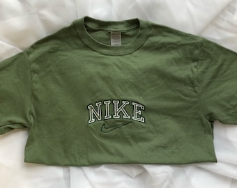 green nike vintage sweatshirt