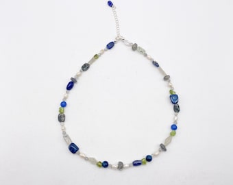 Kette mit bunten Edelsteinen und 925 Silber Verschluss Peridot, Labradorit, Lapislazuli, Perle - neu zusammengesetzt