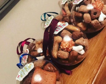 Ensemble de 50 boules de friandises pour chiens, friandises pour sapin de Noël, friandises à thème, réveillon de Noël, remplissage d'arbre, cadeau de toiletteur pour promeneur de chiens