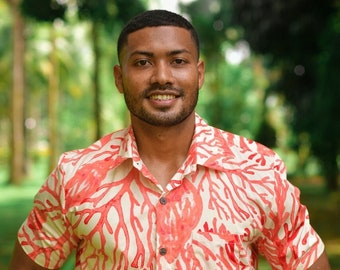 Red Coral and seaweed print Bula/Aloha Shirt, Coconut buttons. Made in Fiji. Cotton shirt for summer in the islands and Beach weddings.