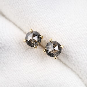 Diamond Stud Earring Pair Round Diamond Earring Perfect Wedding Earring Minimalist Earring Bridal Jewelry Tiny Stud Earring Bridesmaids Gift