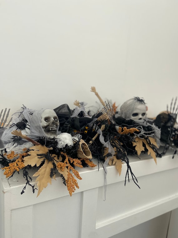 Halloween / Fall Garland for Mantle• Scary & Spooky Decor • Decor for Fireplaces •  Decoration for Door Frames or Mantles • Housewarming