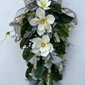 Magnolia Swag •  Magnolia front door • Magnolia Decor • Wall with Magnolia Swag • Swag Wreath with Magnolias