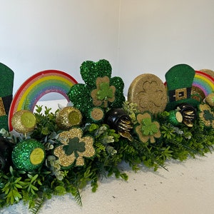 Saint Patrick's Mantel • Leprechaun Decor for Fireplaces • Spring Centerpiece  • Housewarming Garland • Staircase St. Patrick's Decoration