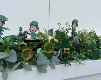 Saint Patrick's Mantel • Leprechaun Decor for Fireplaces • Spring Centerpiece  • Housewarming Garland • Staircase St. Patrick's Decoration