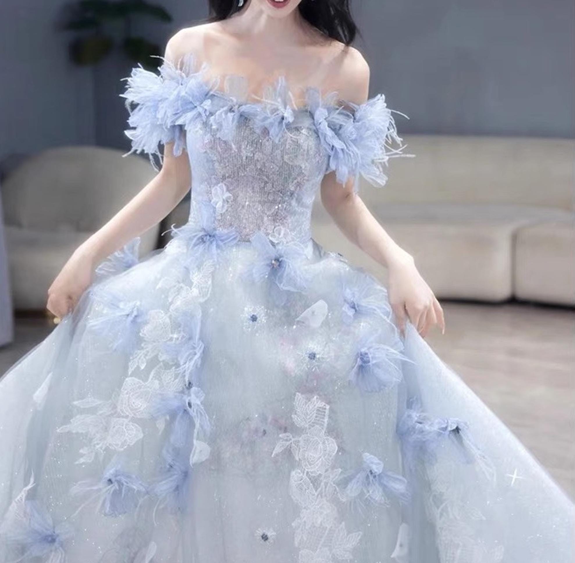 Blue and white floral prom dress best sale