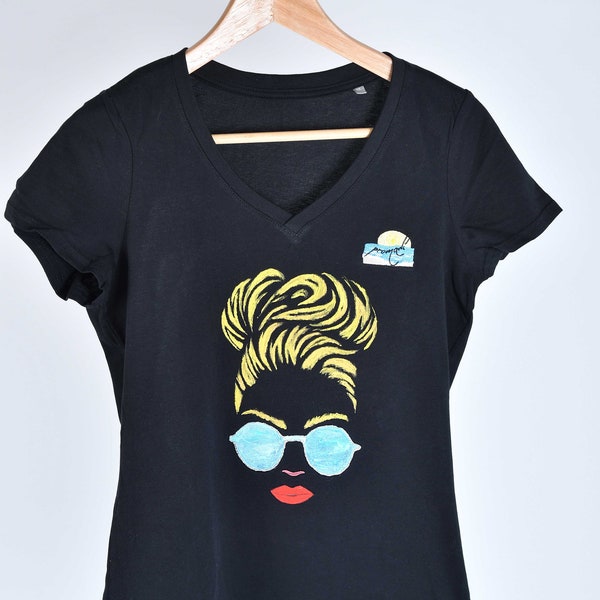 Handbemaltes Frauen T-Shirt mit dem Design Frau mit Dutt auf schwarzem T-Shirt, Geschenk für Sie