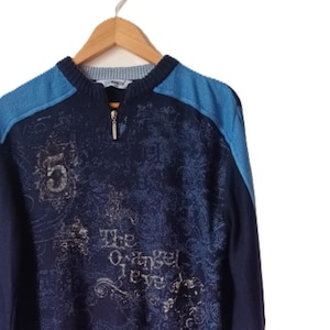 Y2K Graphics Fine Knit Jumper - Quirky Preppy Logo Pullover with Zip Front in Blue Tones  Cotton-Nylon Blend | Size S/M | Retro Grunge Style
