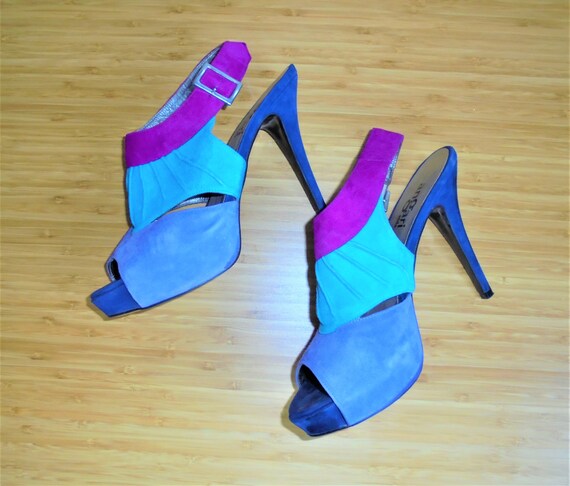 angari elda Suede Designer Strappy Shoes size EU3… - image 2