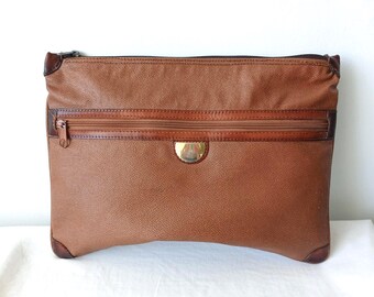 Vintage 1980s Brown Leather Clutch Bag – Large Tan Zip Pouch, Retro Unisex Document Bag
