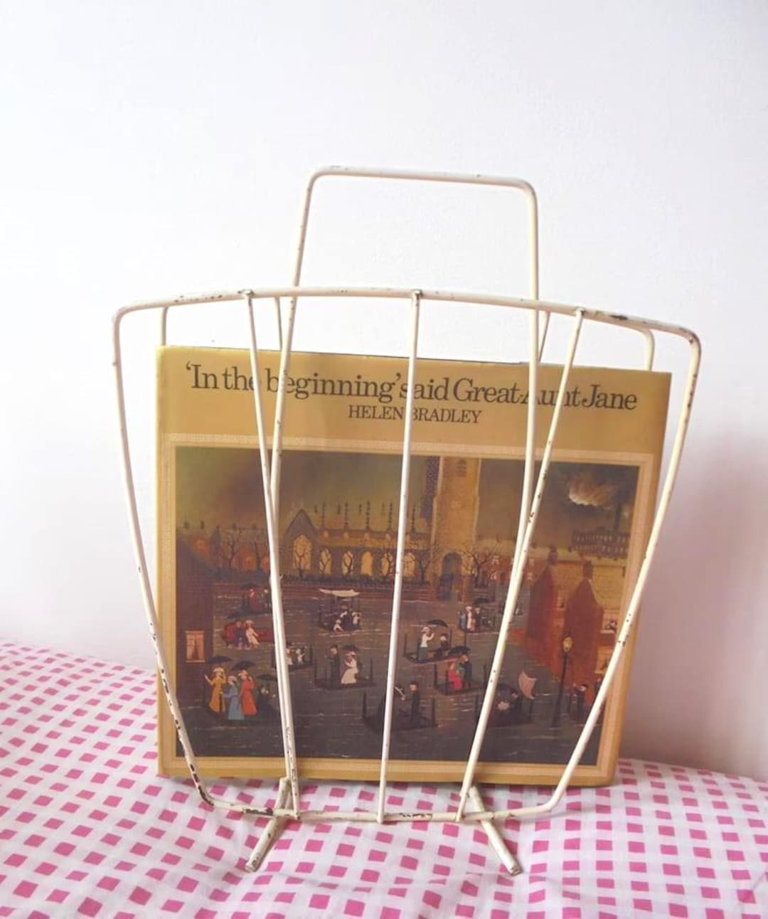 Magazine Rack 60s Metal Retro Homeware White Minimalistic, Preppy ...