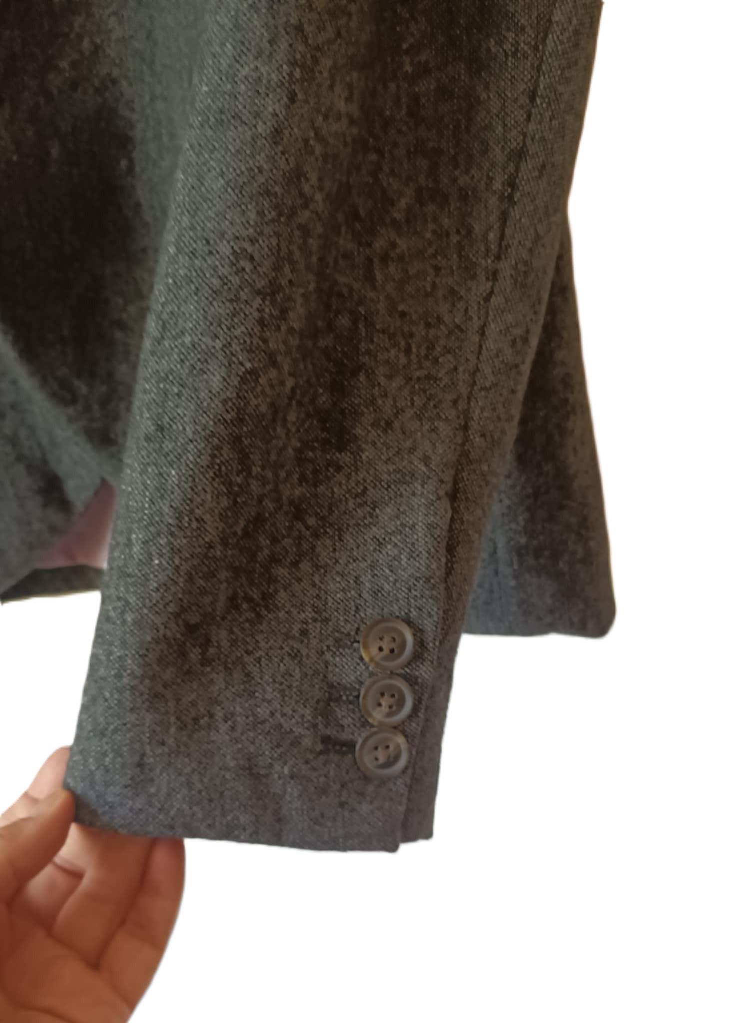 Blazer à Carreaux avec Gilet en Tweed et Pantalon Ivoire Blazer à Carreaux avec Gilet en Tweed et Pantalon Ivoire