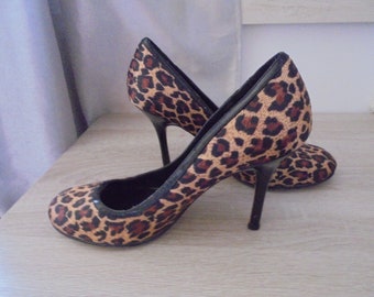 Scarpe con tacco a spillo vintage JLow Leopard in tela, stile retrò anni '80, taglia US 8 M