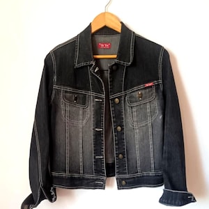 Vintage 90s Women’s Black Stretch Denim Jacket White Stitch Stonewash Grunge Y2K Jean Jacket Retro Streetwear Size m