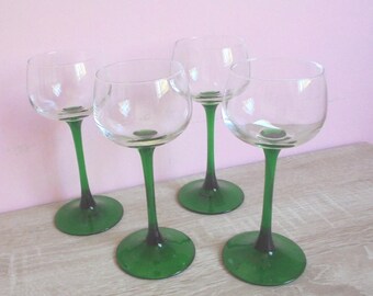 Juego de 4 copas de vino vintage Luminarc de tallo verde, cristalería francesa Art Déco.