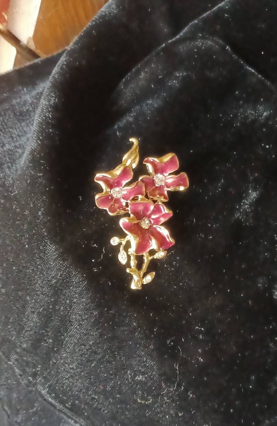 Beautiful 1950s red flower brooch/pin - image 4