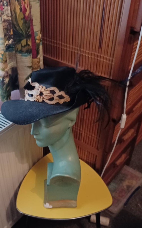 Absolutely gorgeous original 1940s felt hat - image 6