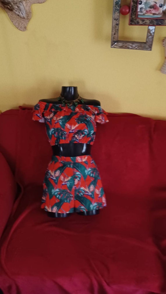 Lovely 1950s inspired two piece hawaiian playsuit - image 1