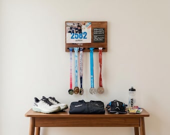 Support médailles bois massif personnalisé  medal holder triathlon running sport mural custom wooden medal hanger gift Marathon ironman run