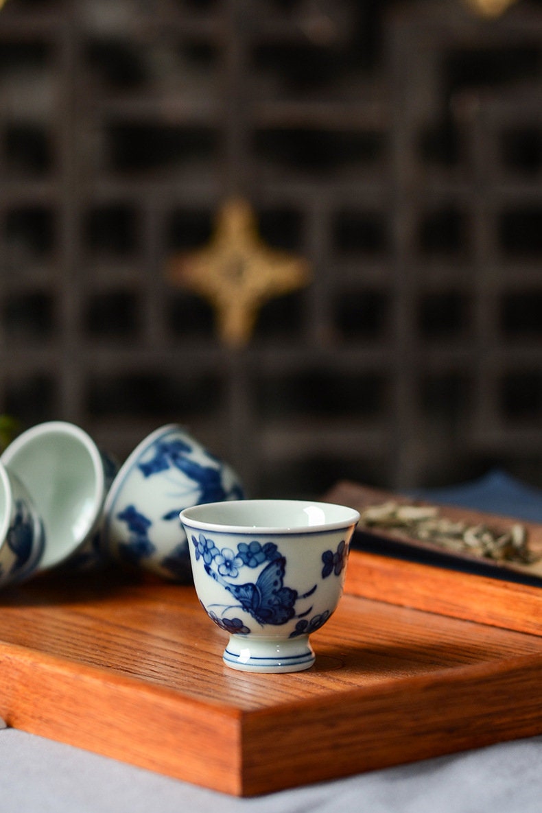 Butterflies Chinese Gaiwan Tea Set, Blue White Kung Fu Tea Set 1 Gaiwan and  4 Cups, Ming Yongle Style Gongfu Tea Lover Collection 