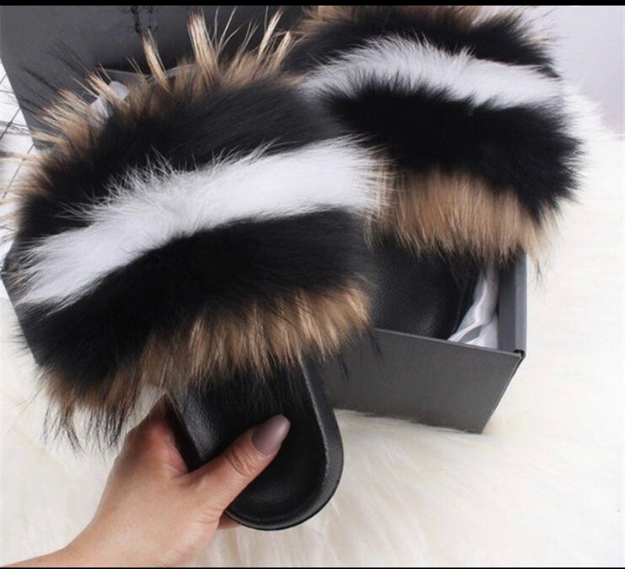 Louis Vuitton Homey Black Shearling Fur Slippers Size 39 - Wornright  Authenticated Shopping