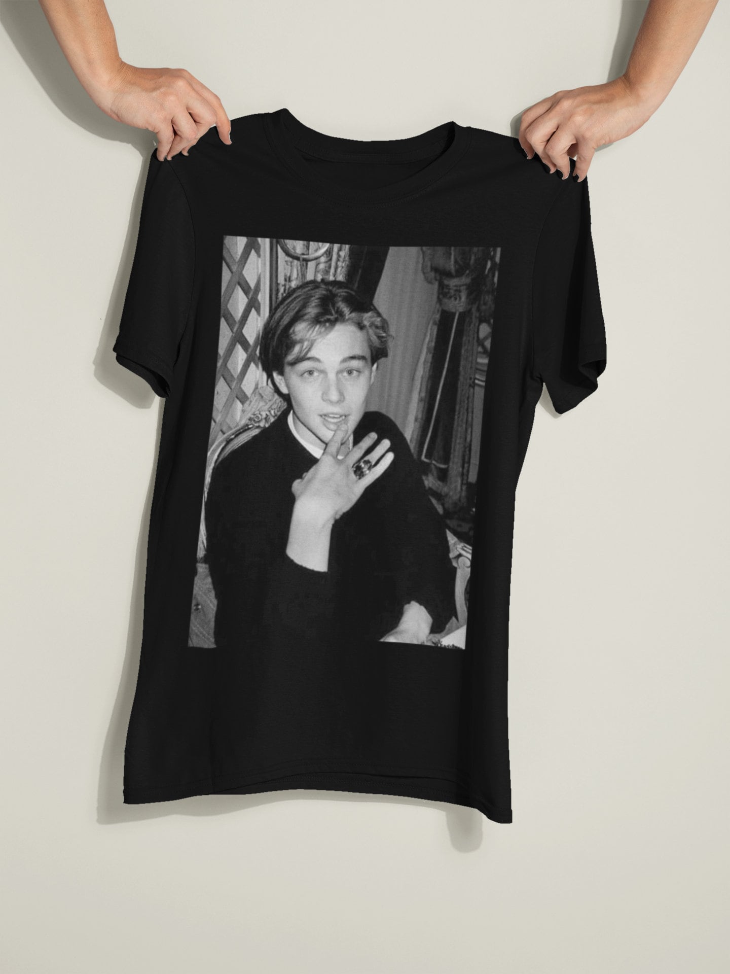 DICAPRIO Tシャツ 80s Buy Leonardo Dicaprio Black and White Top Tee Vintage T-shirt