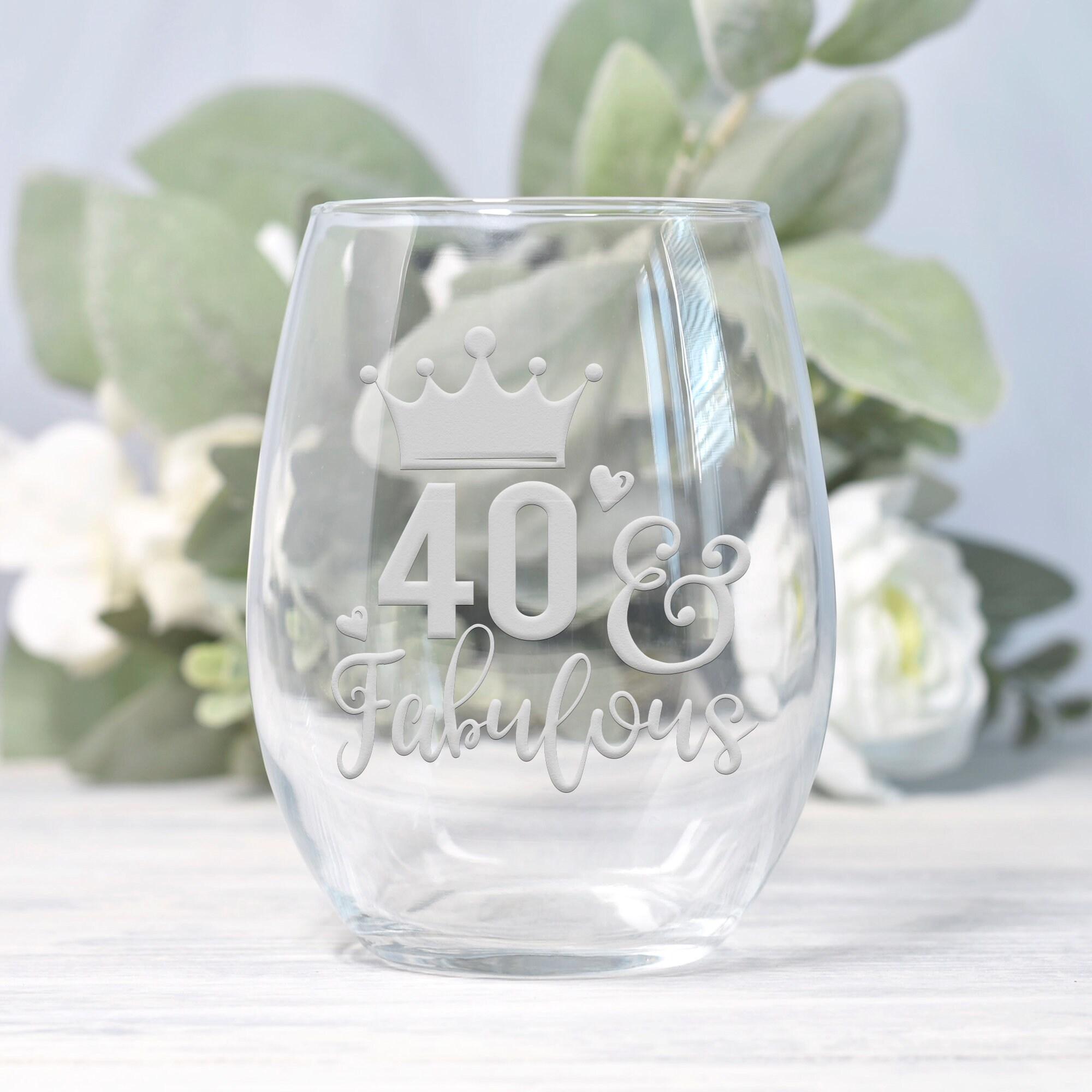 SAY HO UM Verre à Vin D'anniversaire 40 Ans Pour Femme | Cadeau Amusant Pour Une Femme Avoisinant Quarante Ans | Maman, Meilleure Amie, Tante, Sœur, Cousine, Collègue De Travail | Grand Verre à Vin De