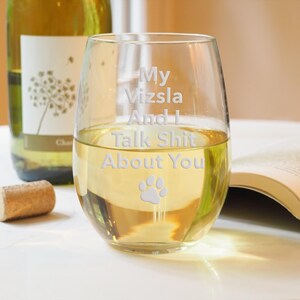 Etched Vizsla Stemless Wine Glass - Funny Dog Mom Gift image 6