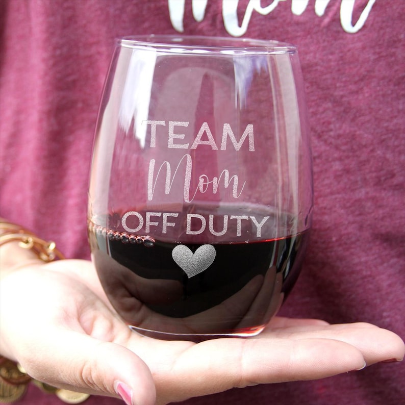 Team Mom Off Duty Stemless Wine Glass: Laser Etched Gift image 3