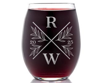 Personalized Wedding Gift Wine Glass, Gifts For Couple, Bridal Shower, Newlywed Keepsake