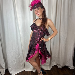 VINTAGE helder roze en zwarte salon kostuumjurk