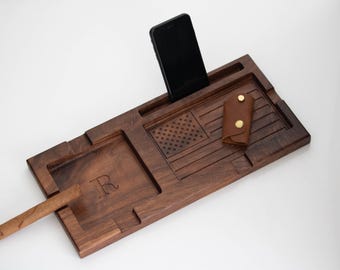 Personalized American Flag Wooden Cigar Ashtray with Phone Holder, Patriotic Valet Tray for Men