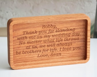 Mensaje personalizado Bandeja de volcado de bolsillo de madera para hombres, Bandeja de valet de mesita de noche de nogal para él, Bandeja de volcado de padrino, Recuerdo de propuesta de padrinos