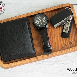 Bandeja de billetera de madera personalizada, organizador de mesita de noche, bandeja de almacenamiento personalizada para joyas, bandeja de escritorio única de llave EDC de madera grabada