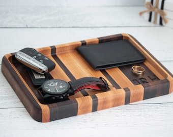 Gepersonaliseerde houten opvangbak, EDC-bureauorganizer, aangepast parkeermonogram, dienblad walnoot heren, monogram gepersonaliseerd kerstcadeau hem