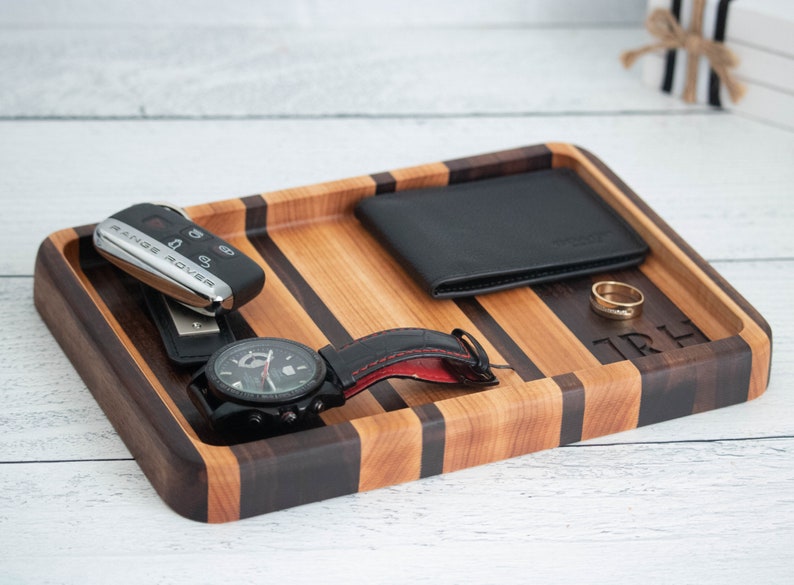 Personalized wooden catchall tray, EDC desk organizer, custom valet monogram, tray walnut men, monogrammed personalized Christmas gift him image 1