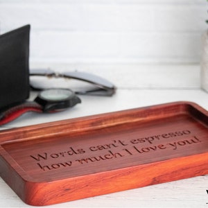 Personalized Desk Organizer for Dad, Custom Engraved Men&#39;s Valet Tray for Keys and Wallet, Handmade Anniversary Wood Catchall Tray for him