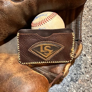 Portatarjetas con forma de guante de béisbol de Louisville Slugger