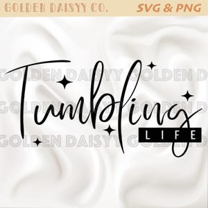 Könnte beinhalten: Schwarzweißes Grafikdesign mit dem Text "Tumbling Life" in einer kursiven Schriftart. Das Design enthält kleine Sterne.