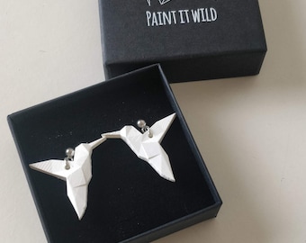 Orecchini a perno a forma di colibrì origami: gioielli geometrici a forma di uccello in resina bianca