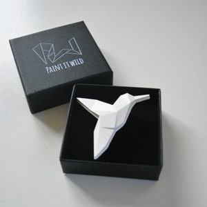Origami hummingbird brooch, geometric bird badge, colibri contemporary Nature-inspired jewelry gift for her, cute lapel pin for wedding